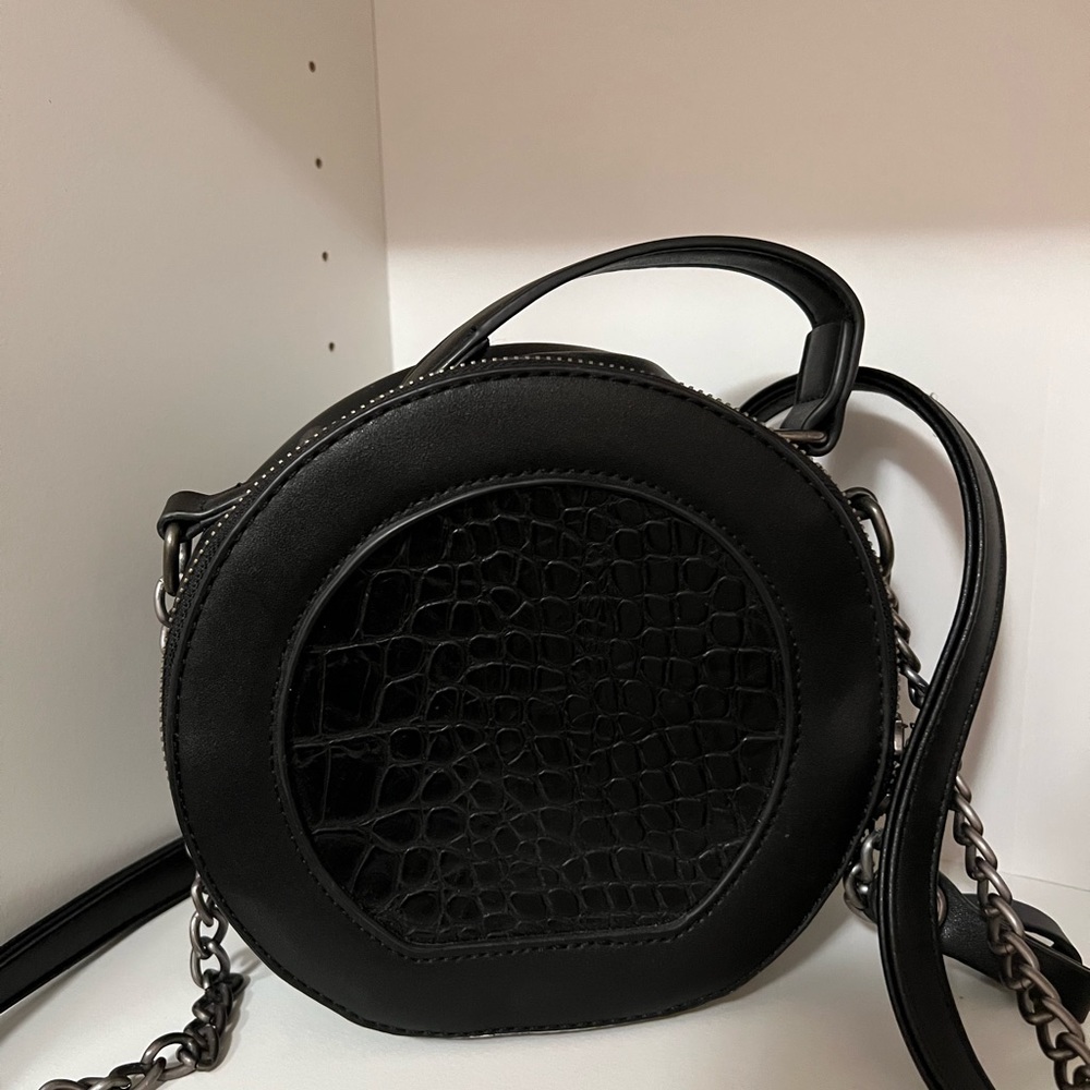Trendy round black crossbody handbag ❤️